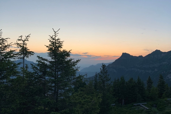 Sonnenuntergang hoch über dem Urner Talboden