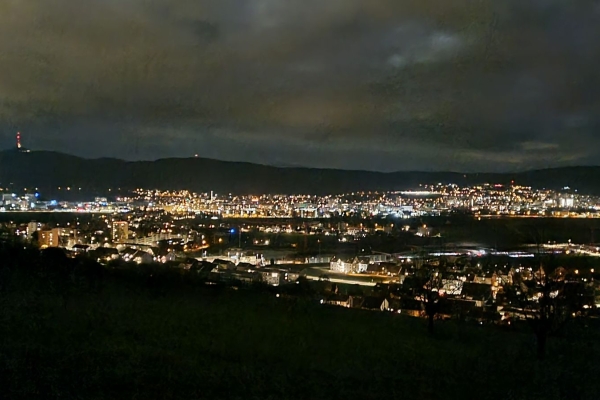 Panoramawanderung über dem Limmattaler-Lichtermeer
